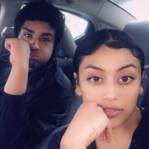 Meet your Posher, Alma